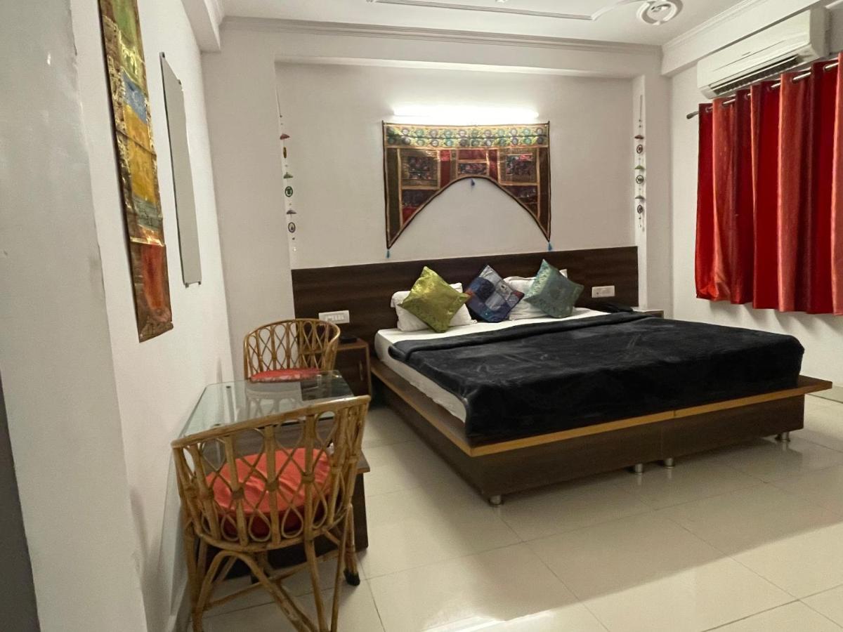 Orchid Hostel And Hotel Tapovan Εξωτερικό φωτογραφία